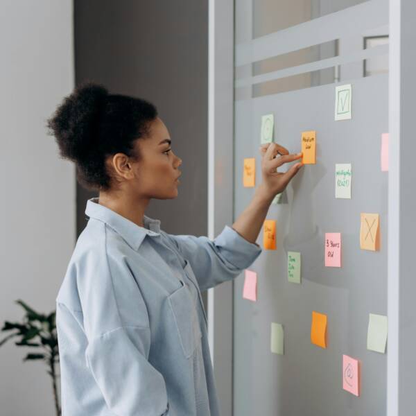 pexels-mikhail-nilov-6592366